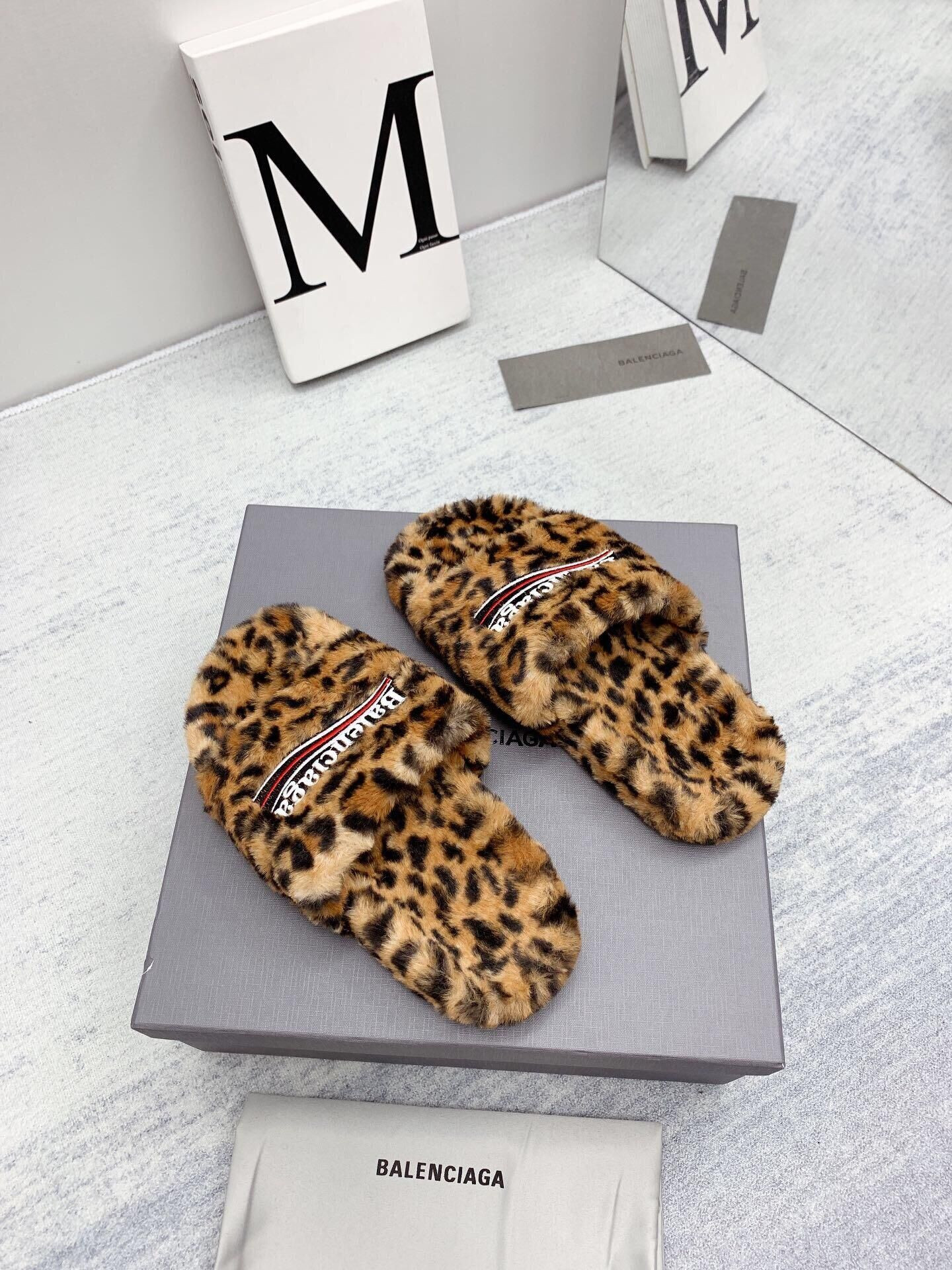 BALENCIAGA SLIDES