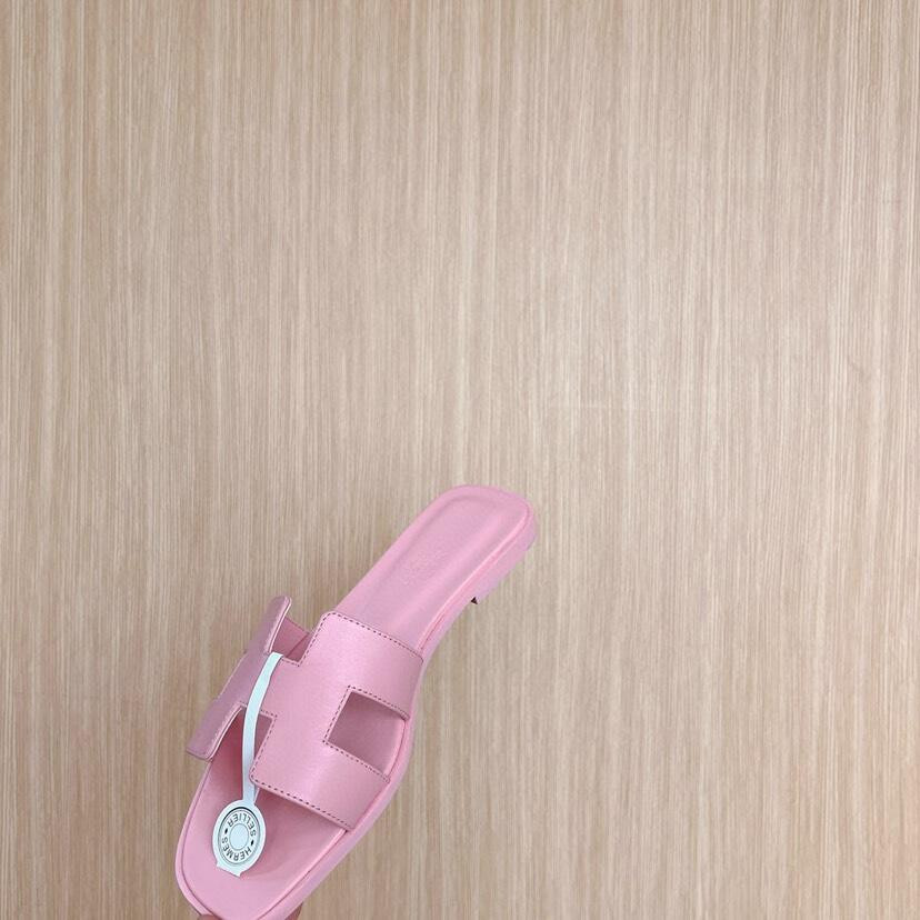 H*rmes Sandals