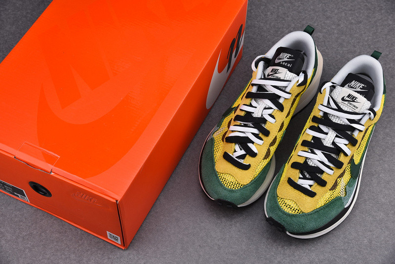 sacai x Nike VaporWaffle “Tour Yellow” CV1363-700