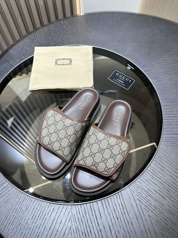 GUC LEATHER SLIDE