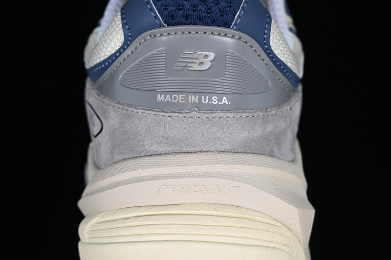 New Balance 990v6