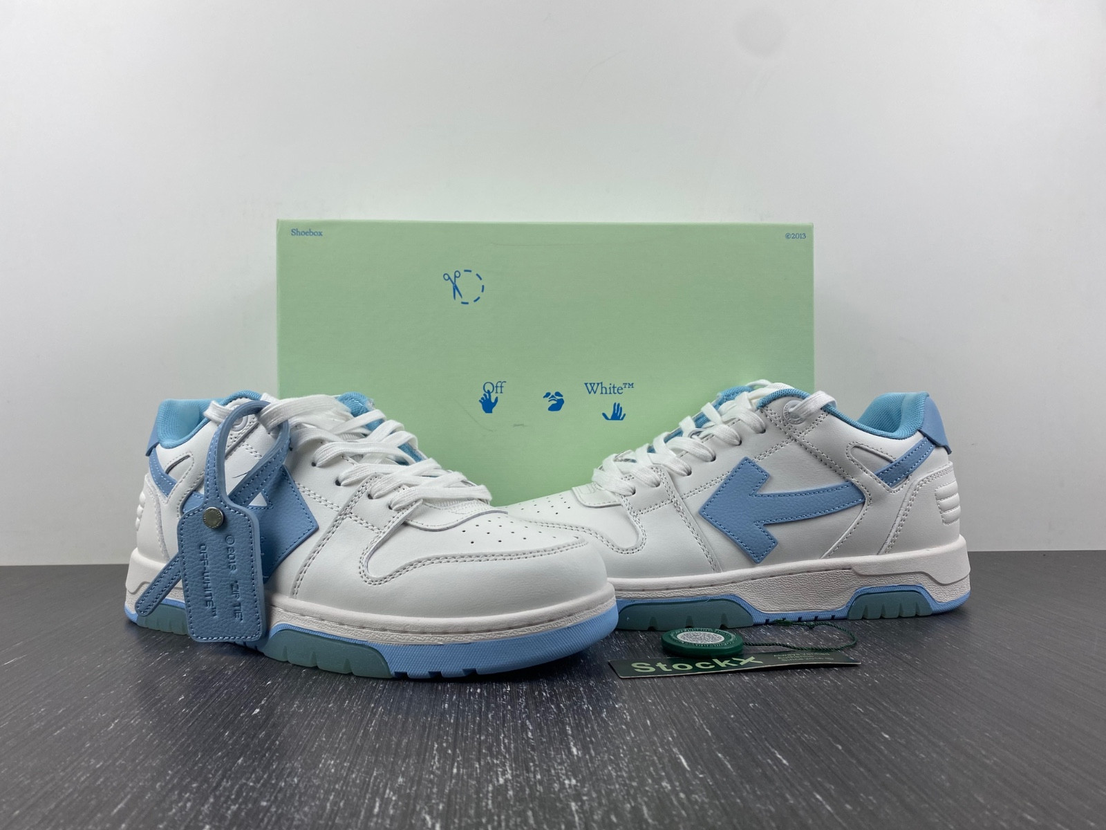 Off-White c/o Virgil Abloh