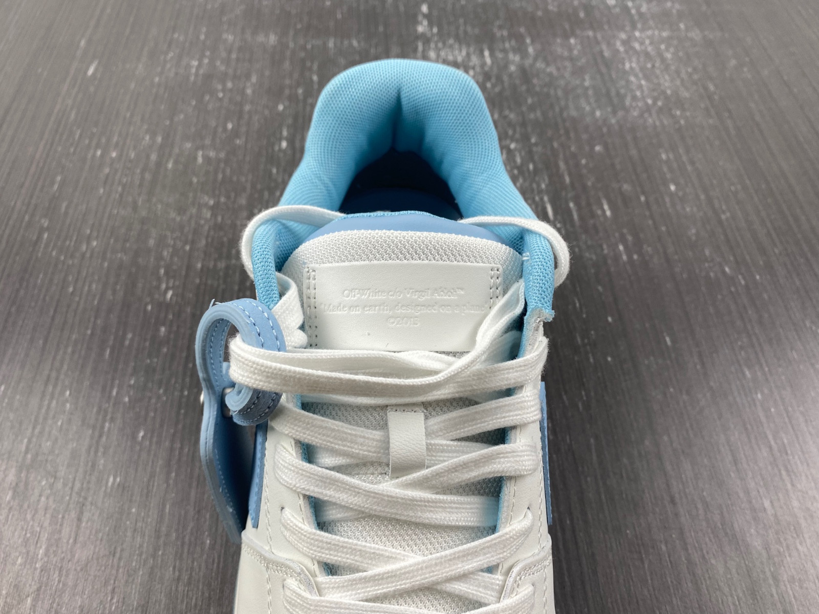 Off-White c/o Virgil Abloh