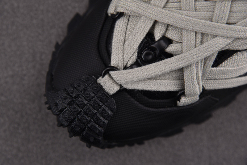 RICK 0WENS SNEAKERS