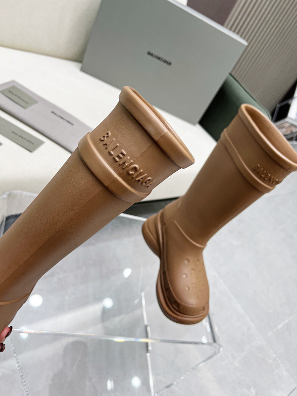 Ba*len*cia*ga x crocs boot brown