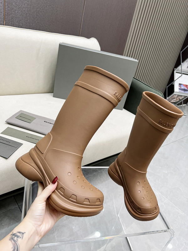 Ba*len*cia*ga x crocs boot brown