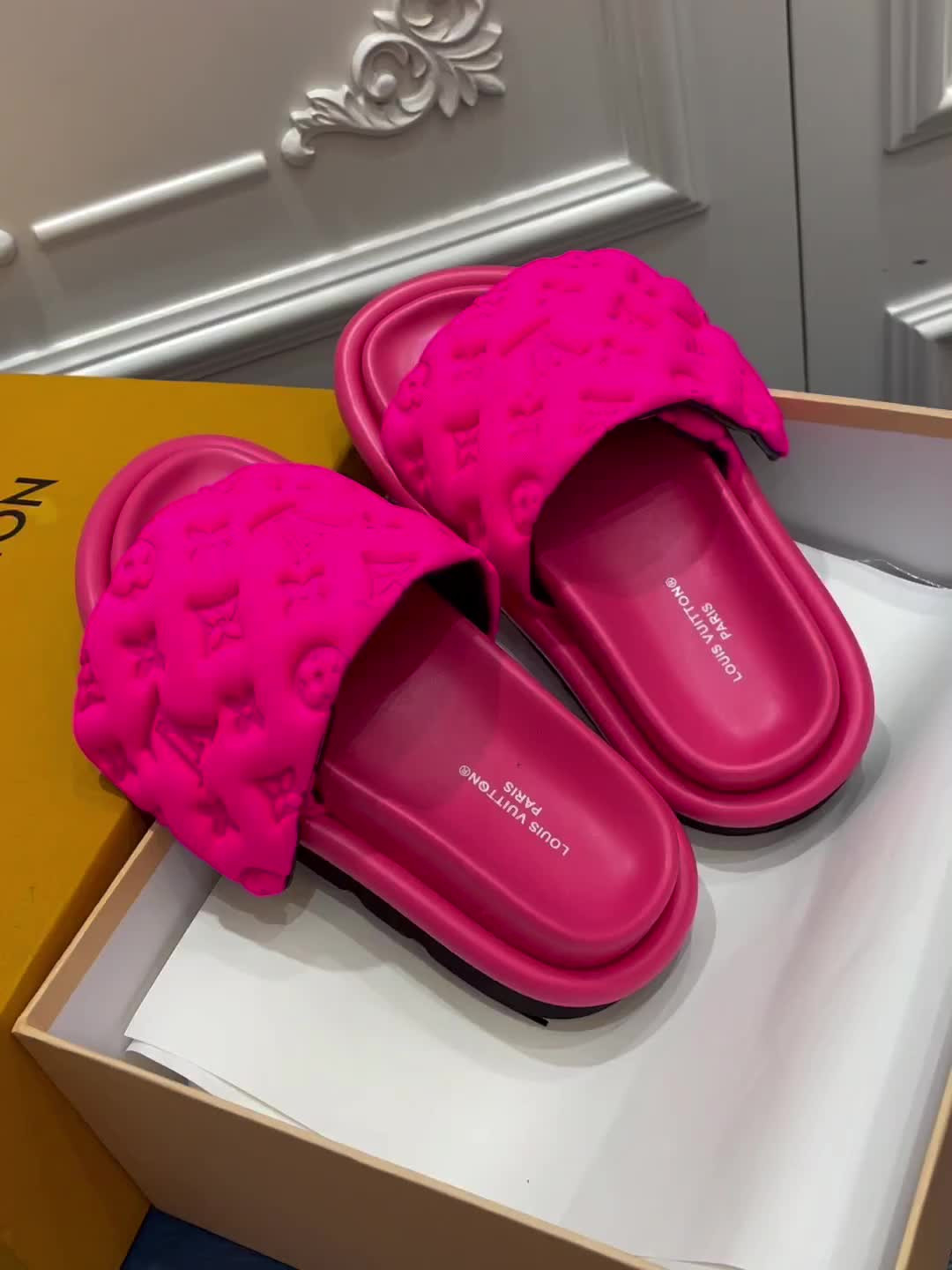 LOU1_TON SLIPPERS