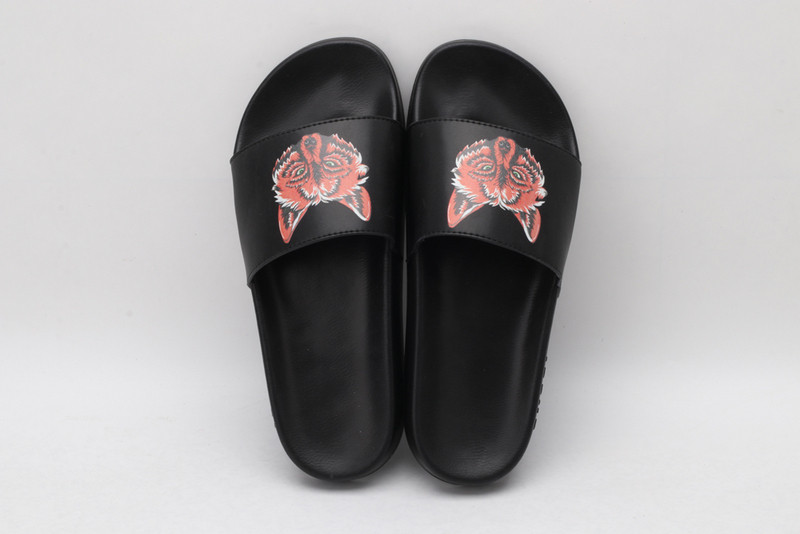 GUC LEATHER SLIDE