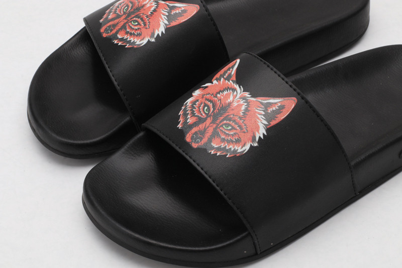 GUC LEATHER SLIDE