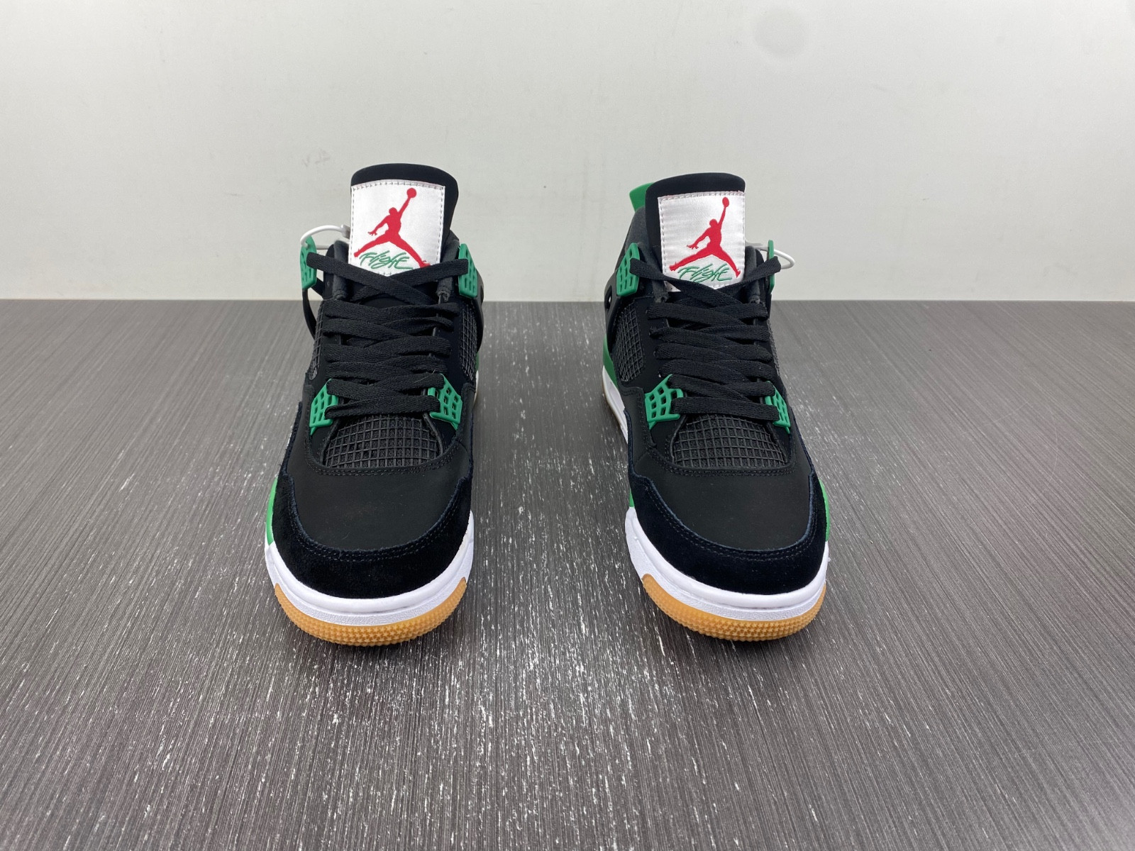 NIKE SB X AIR JORDAN 4 DR5415-030