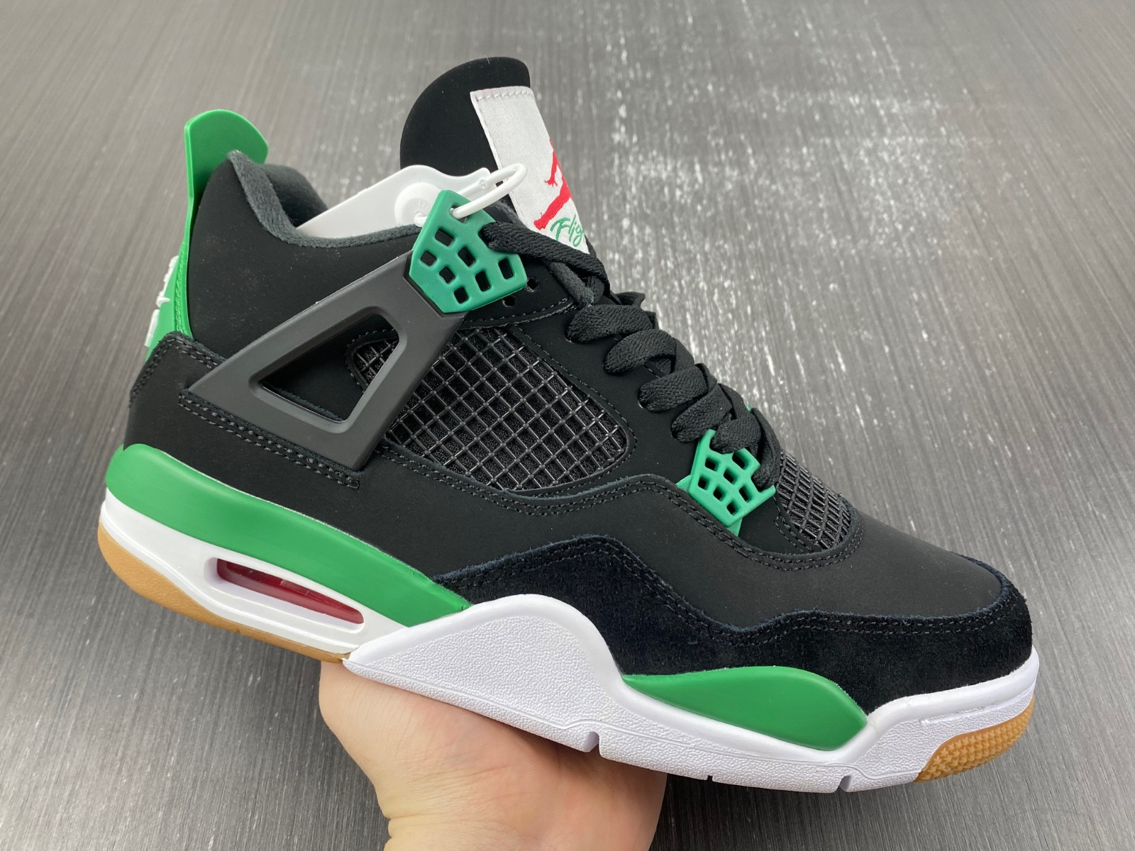 NIKE SB X AIR JORDAN 4 DR5415-030
