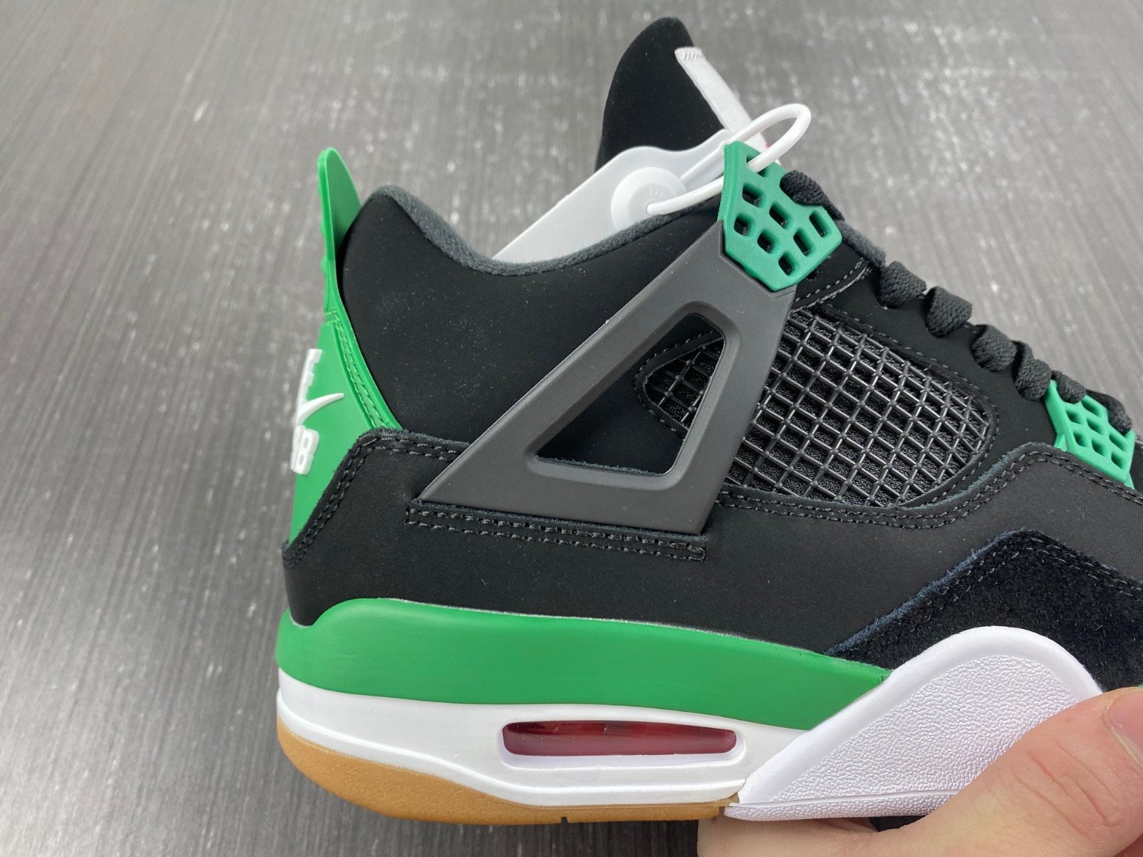 NIKE SB X AIR JORDAN 4 DR5415-030