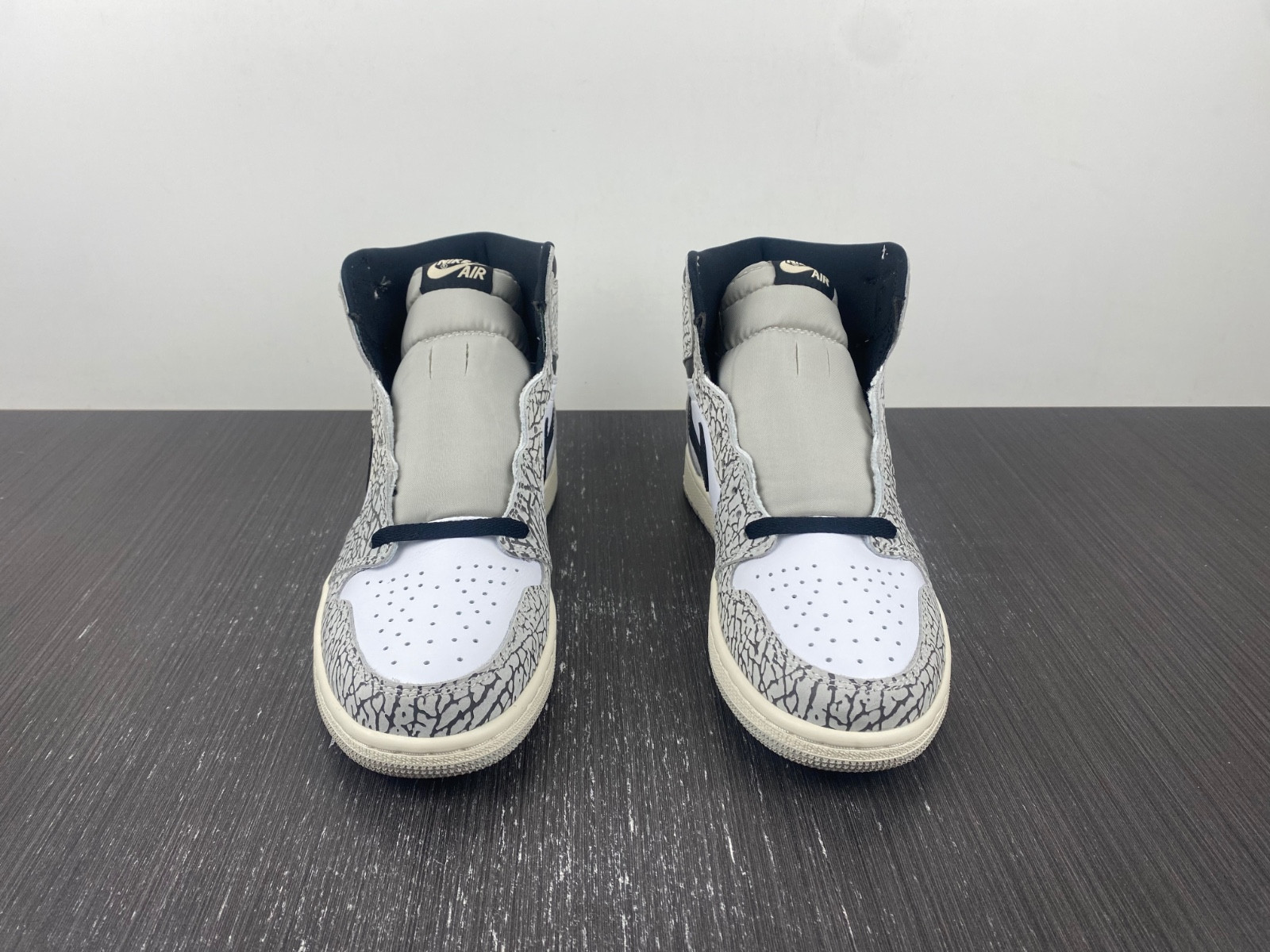 Air Jordan 1 High OG White Cement DZ5485-052