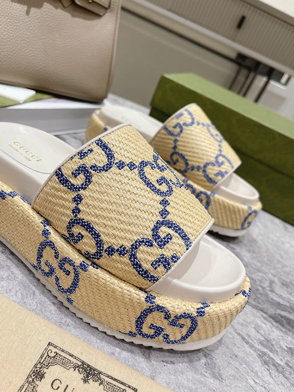 GUC LEATHER SLIDE