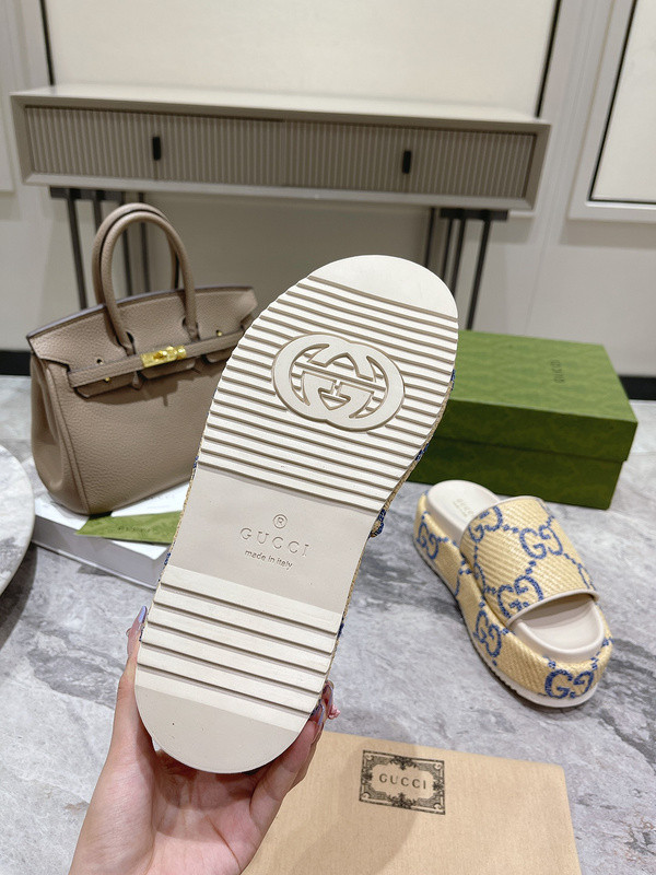GUC LEATHER SLIDE