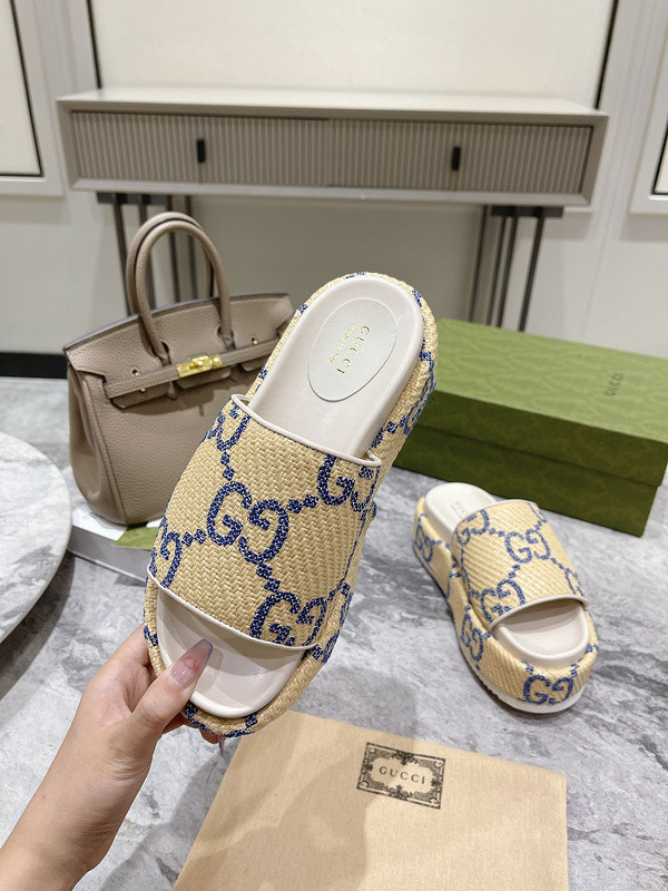 GUC LEATHER SLIDE