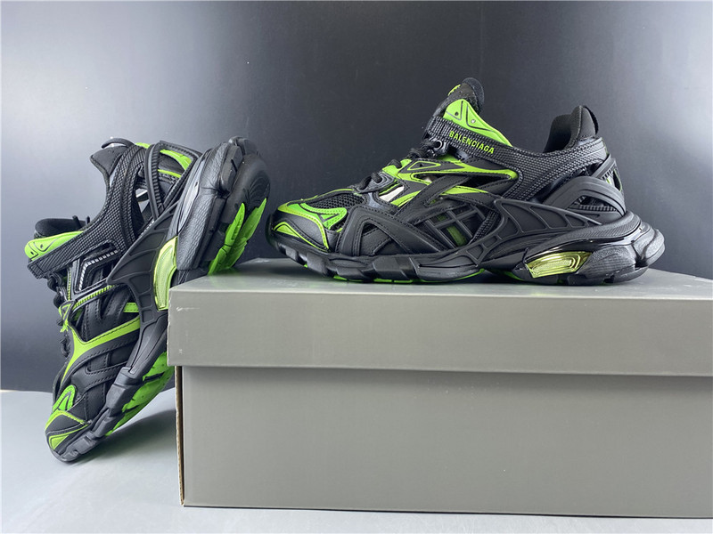 Ba*len*cia*ga tess s. gomma trek low top sneakers (black and green) 570391 w2gn1 1012