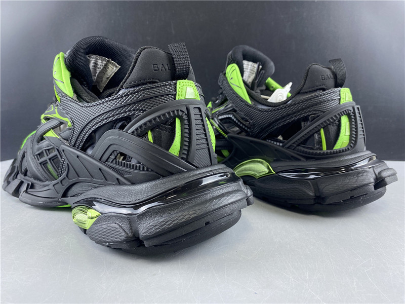 Ba*len*cia*ga tess s. gomma trek low top sneakers (black and green) 570391 w2gn1 1012
