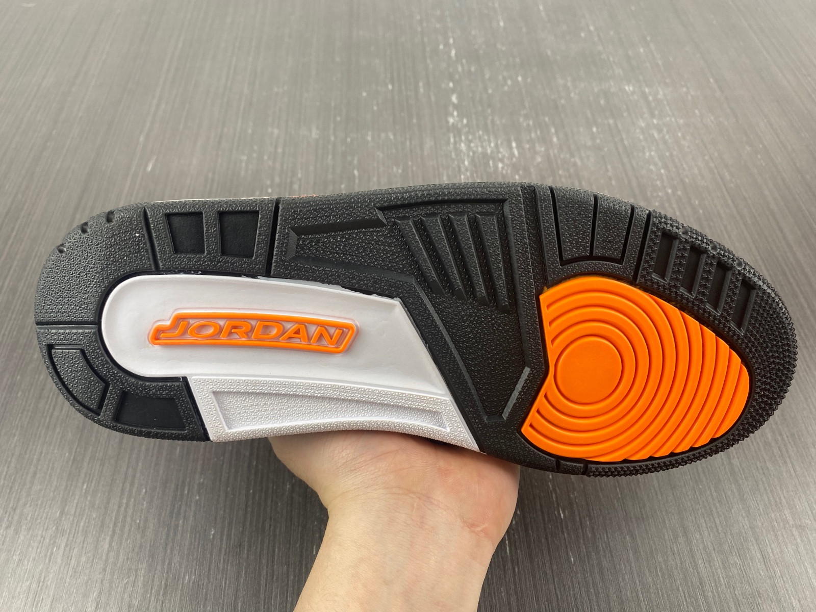 Air Jordan 3 Retro CT8532-801
