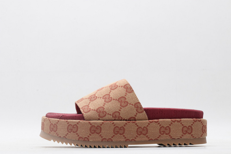 GUC LEATHER SLIDE