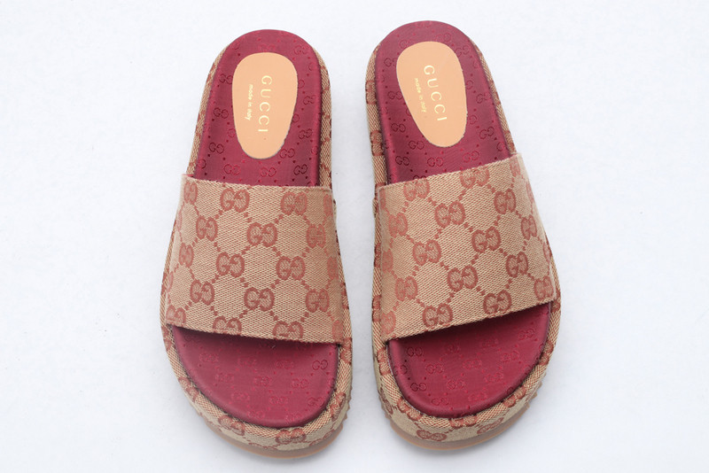 GUC LEATHER SLIDE