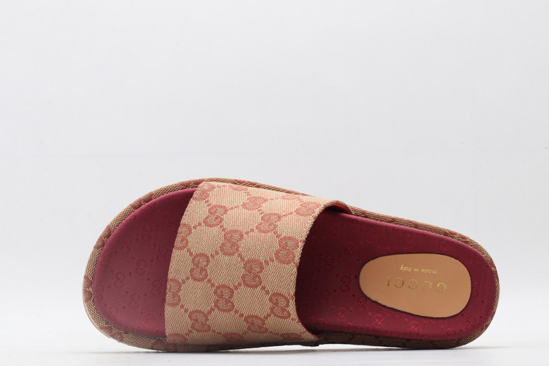 GUC LEATHER SLIDE