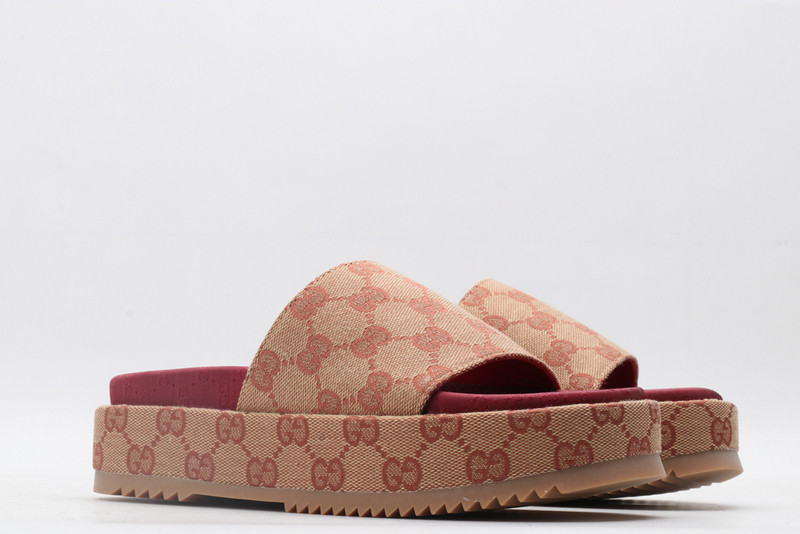 GUC LEATHER SLIDE