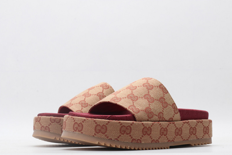 GUC LEATHER SLIDE