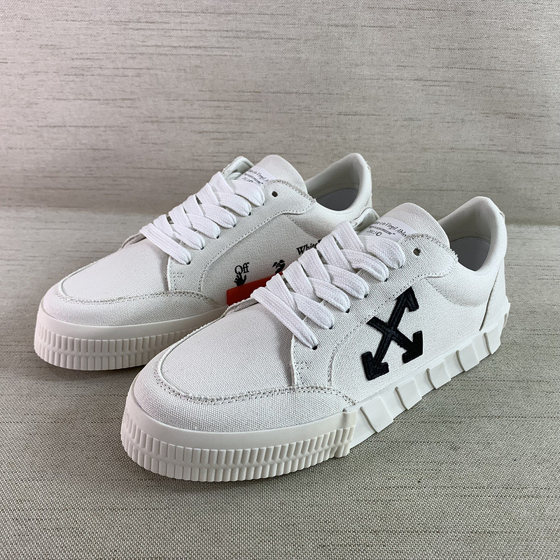 Off-White c/o Virgil Abloh