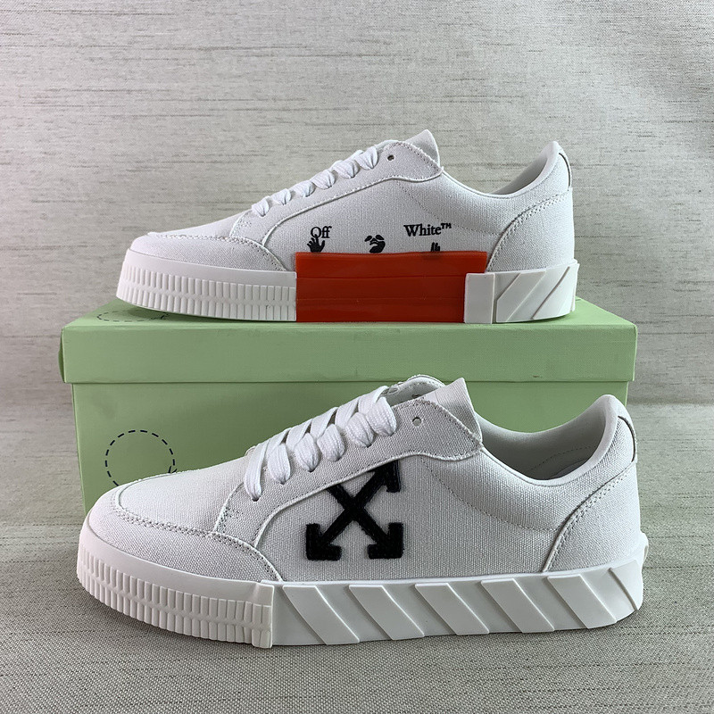 Off-White c/o Virgil Abloh