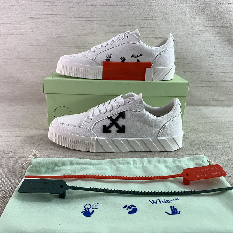 Off-White c/o Virgil Abloh