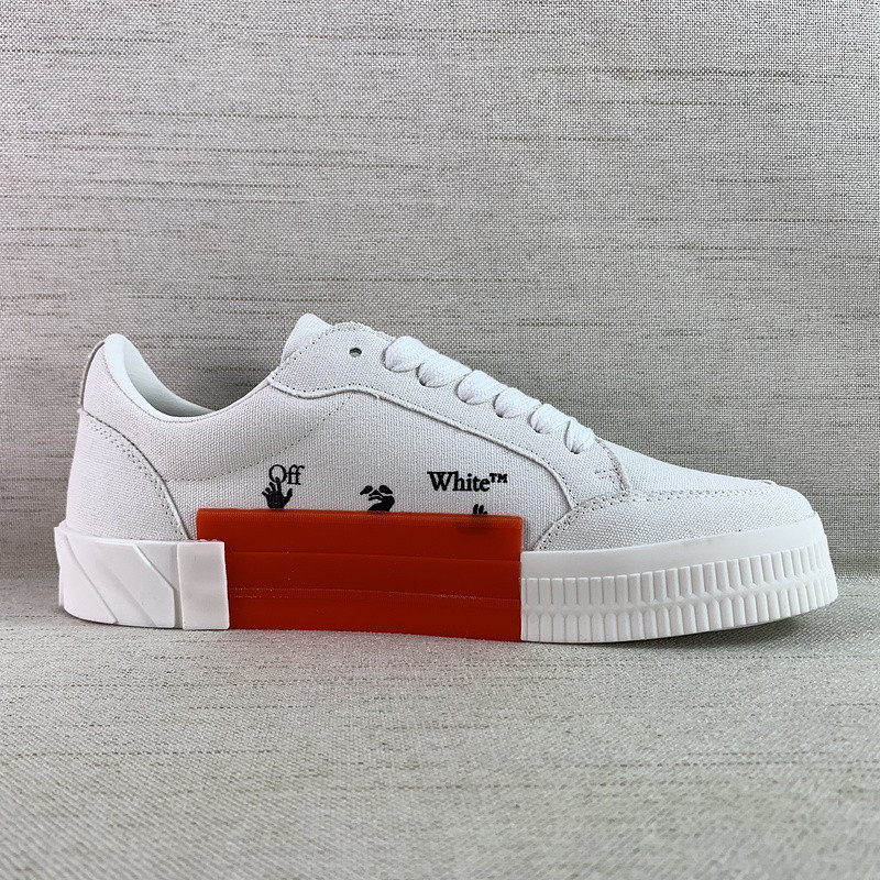 Off-White c/o Virgil Abloh