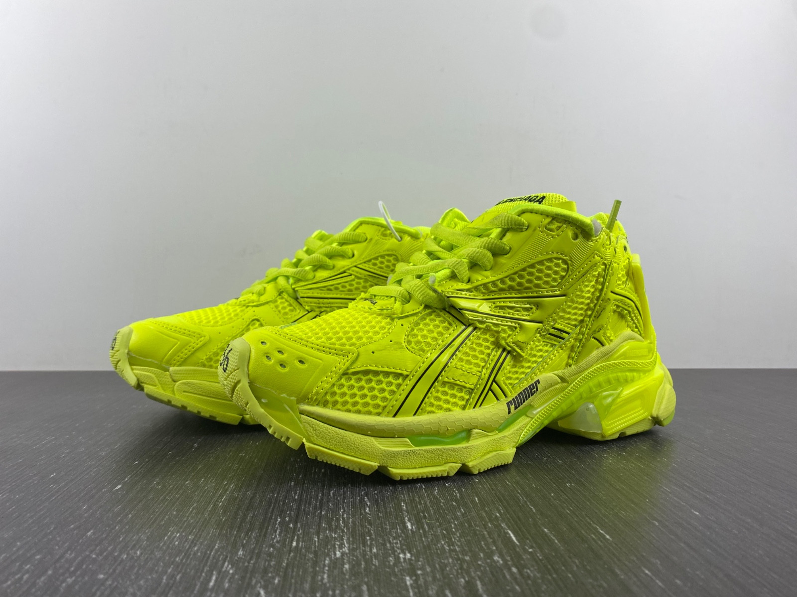 Ba*len*cia*ga runner 677402 w3rb4 7510