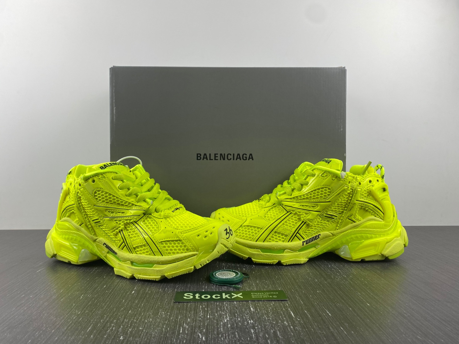 Ba*len*cia*ga runner 677402 w3rb4 7510