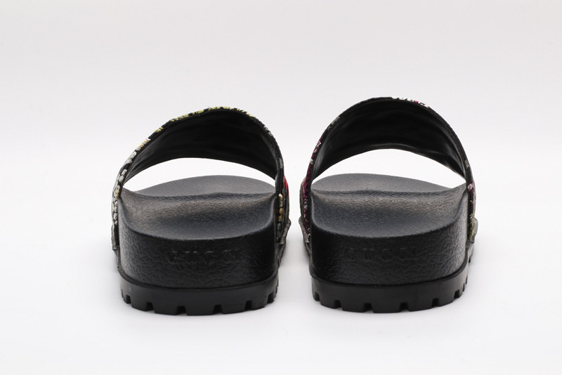 GUC LEATHER SLIDE