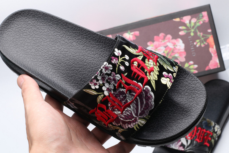 GUC LEATHER SLIDE