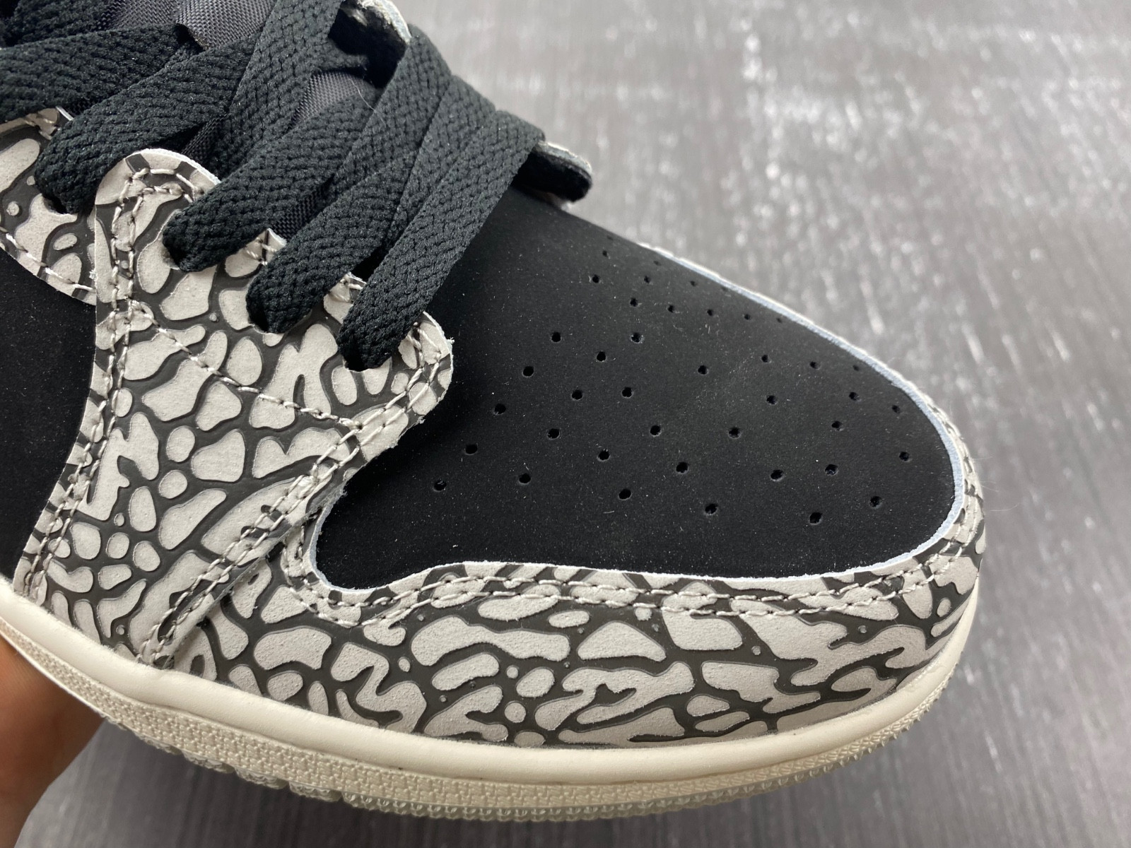 Jordan 1 Retro Low OG Black Cement - CZ0790-001