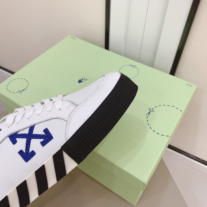 Off-White c/o Virgil Abloh
