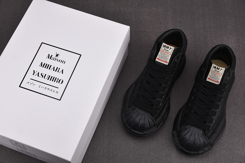 MAISON MIHARA SNEAKERS
