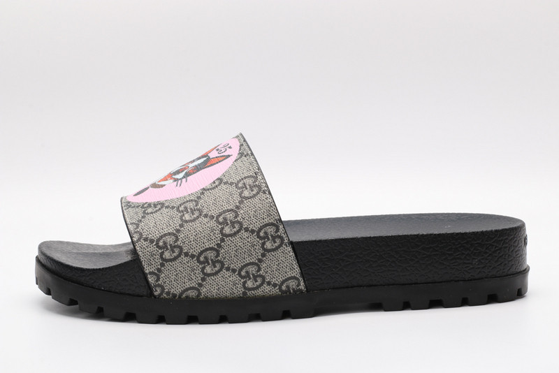 GUC LEATHER SLIDE