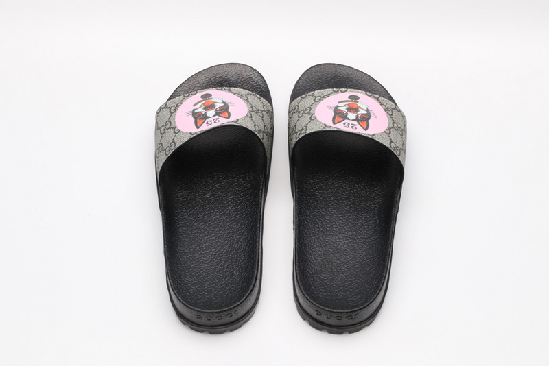 GUC LEATHER SLIDE