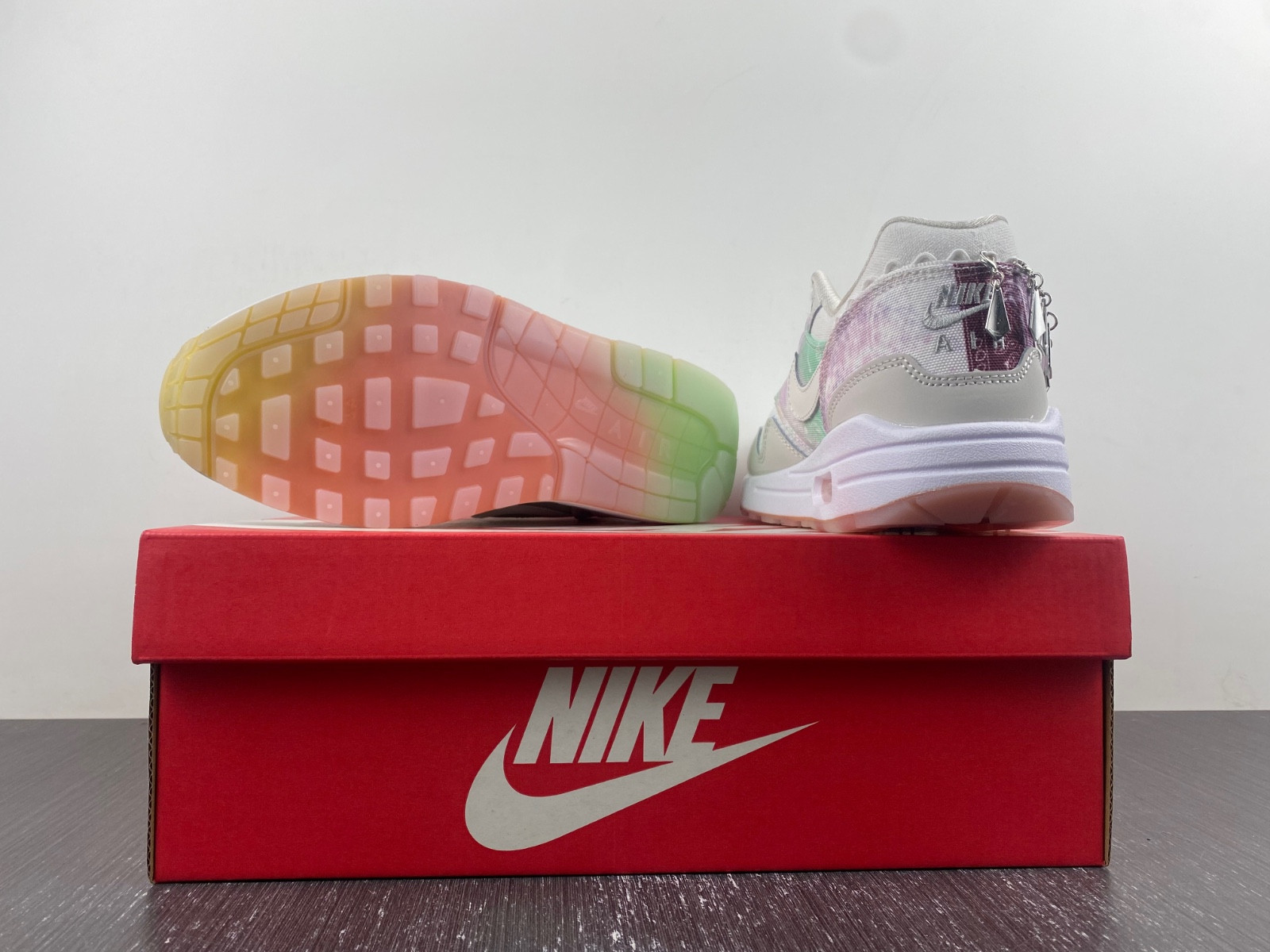 Nike Air Max 1 Metal Charms FJ7734-101