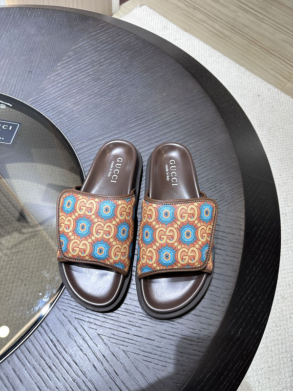 GUC LEATHER SLIDE