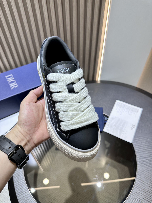 DR B33 SNEAKER