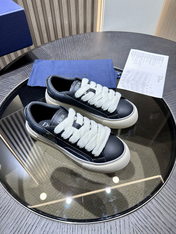DR B33 SNEAKER