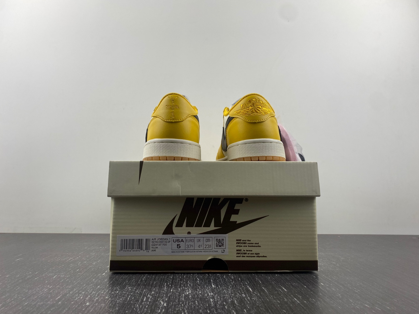 Travis Scott x Jordan 1 Low OG SP DZ4137-700