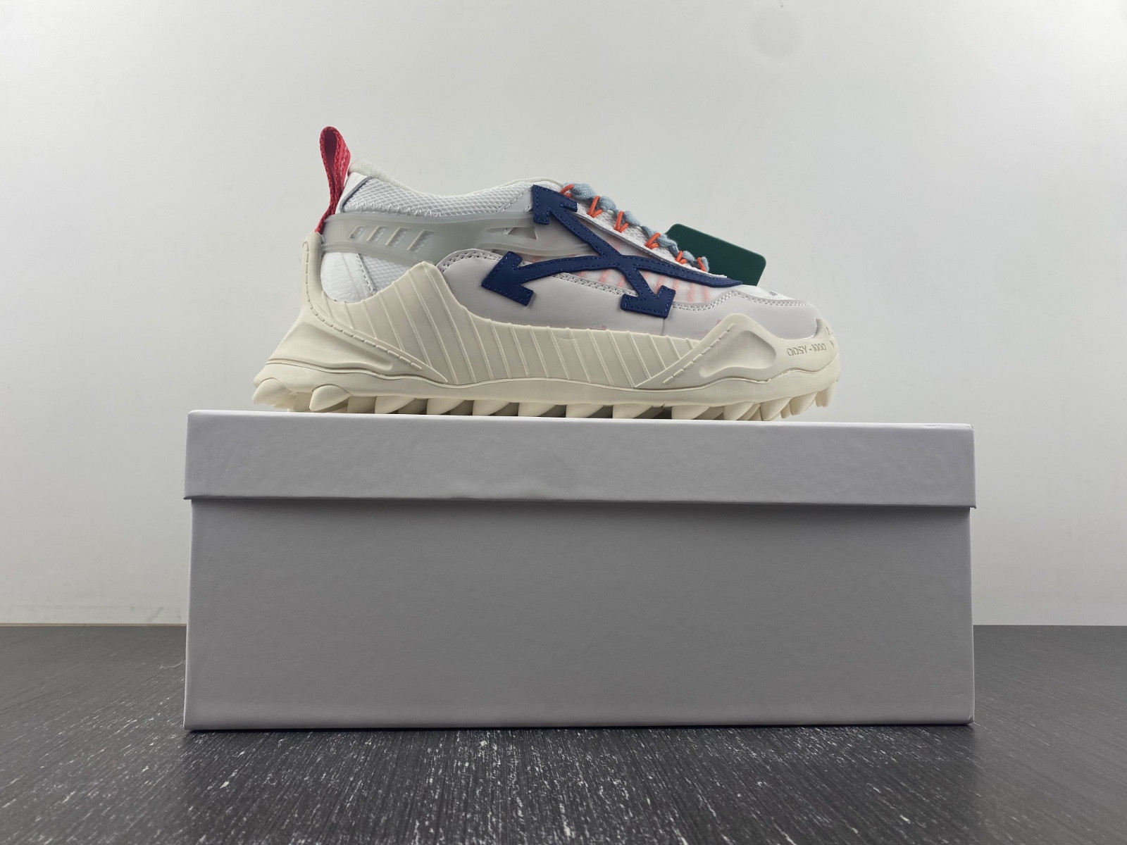 OW C/O ODSY-1000 SPORTS SHOES