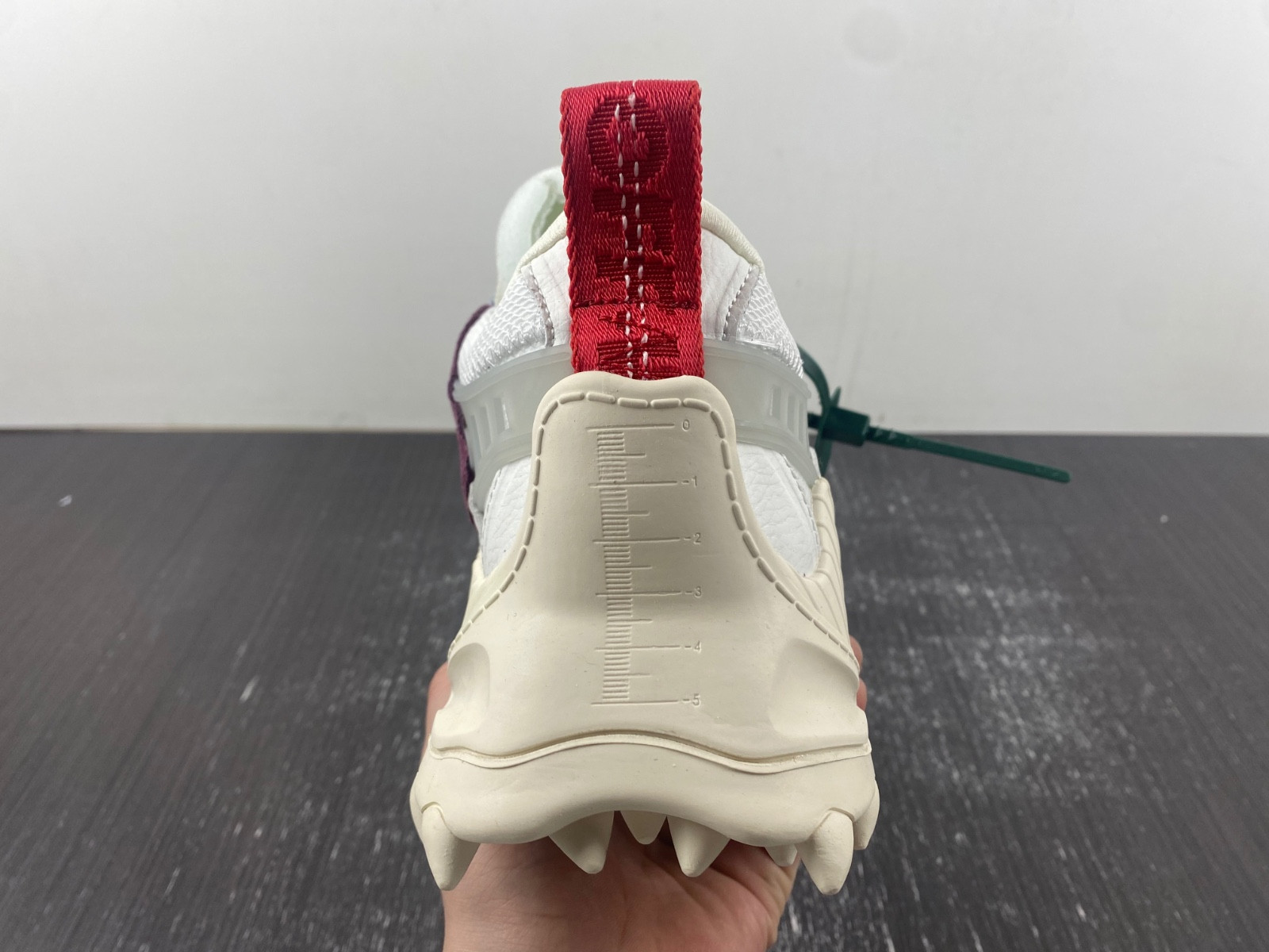 OW C/O ODSY-1000 SPORTS SHOES