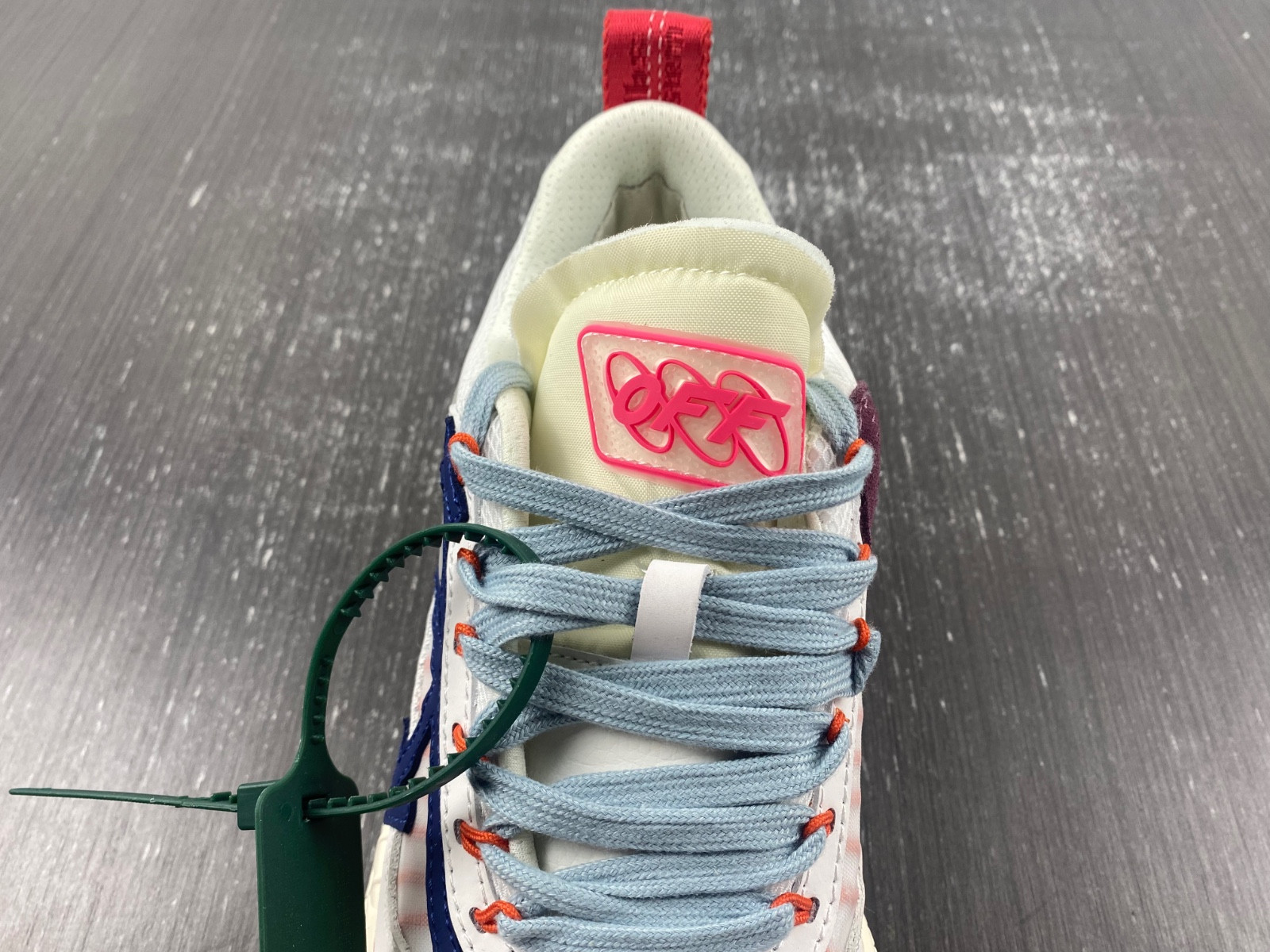 OW C/O ODSY-1000 SPORTS SHOES