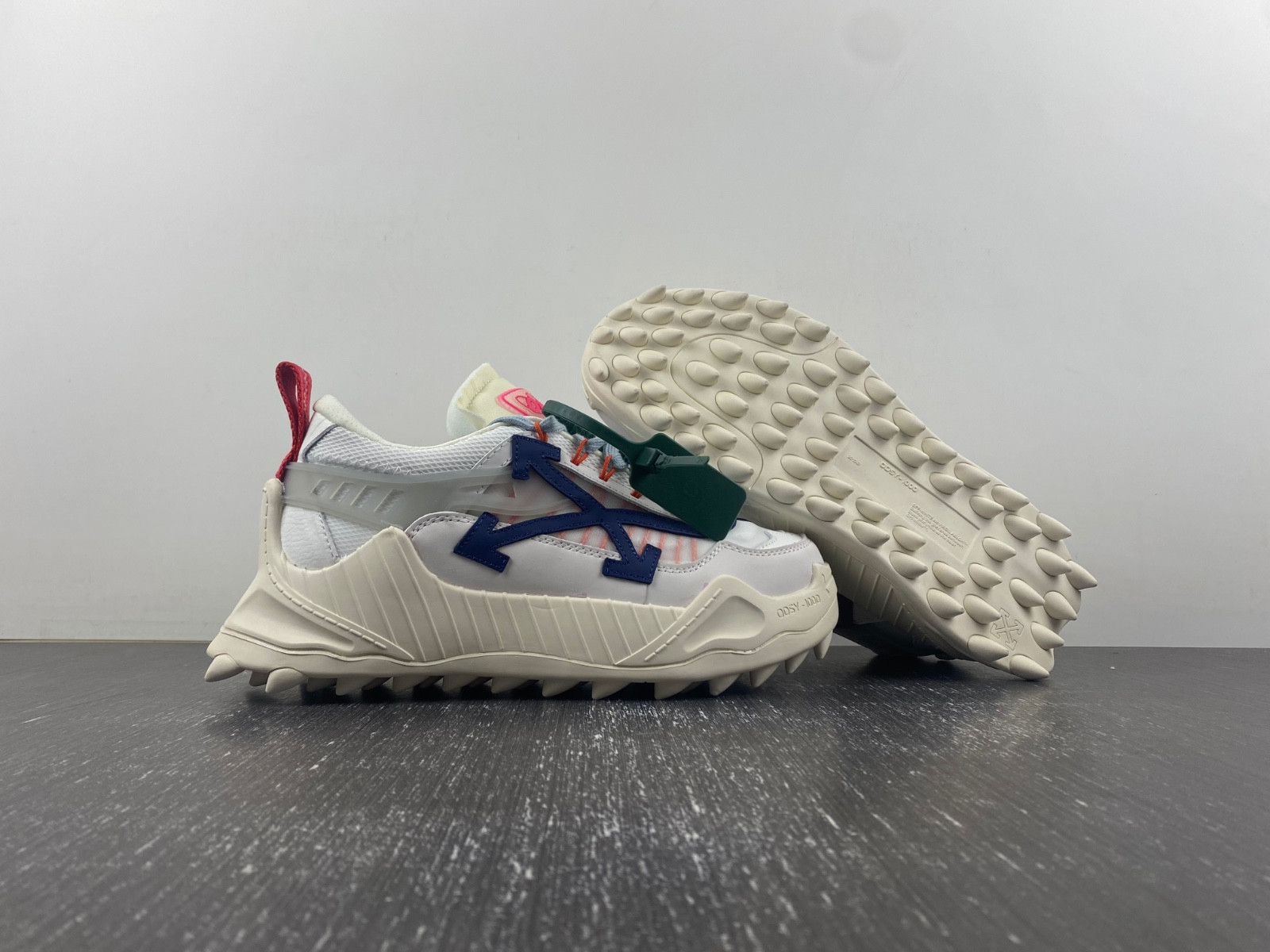OW C/O ODSY-1000 SPORTS SHOES